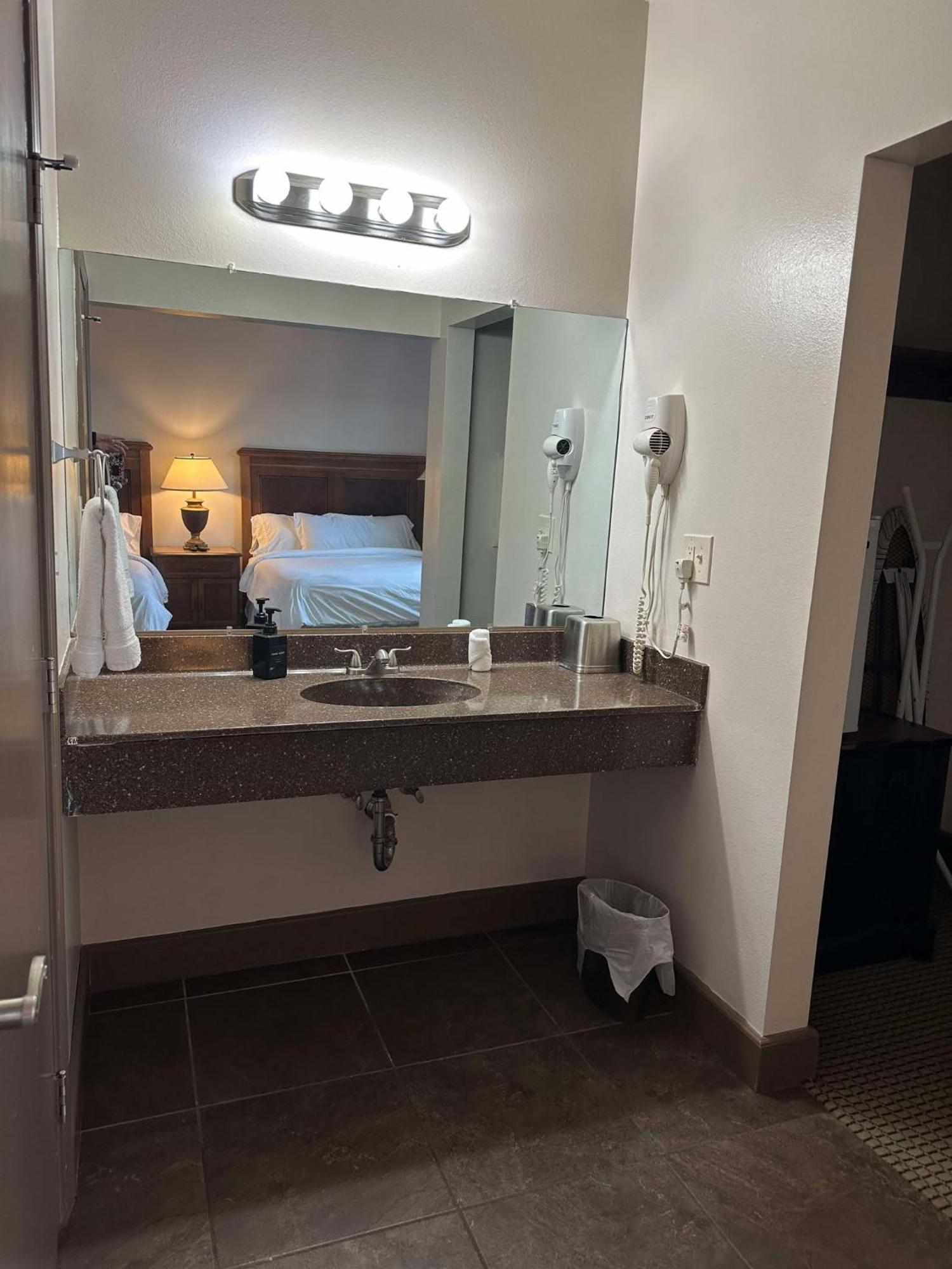The Alcalde Hotel Gonzales المظهر الخارجي الصورة